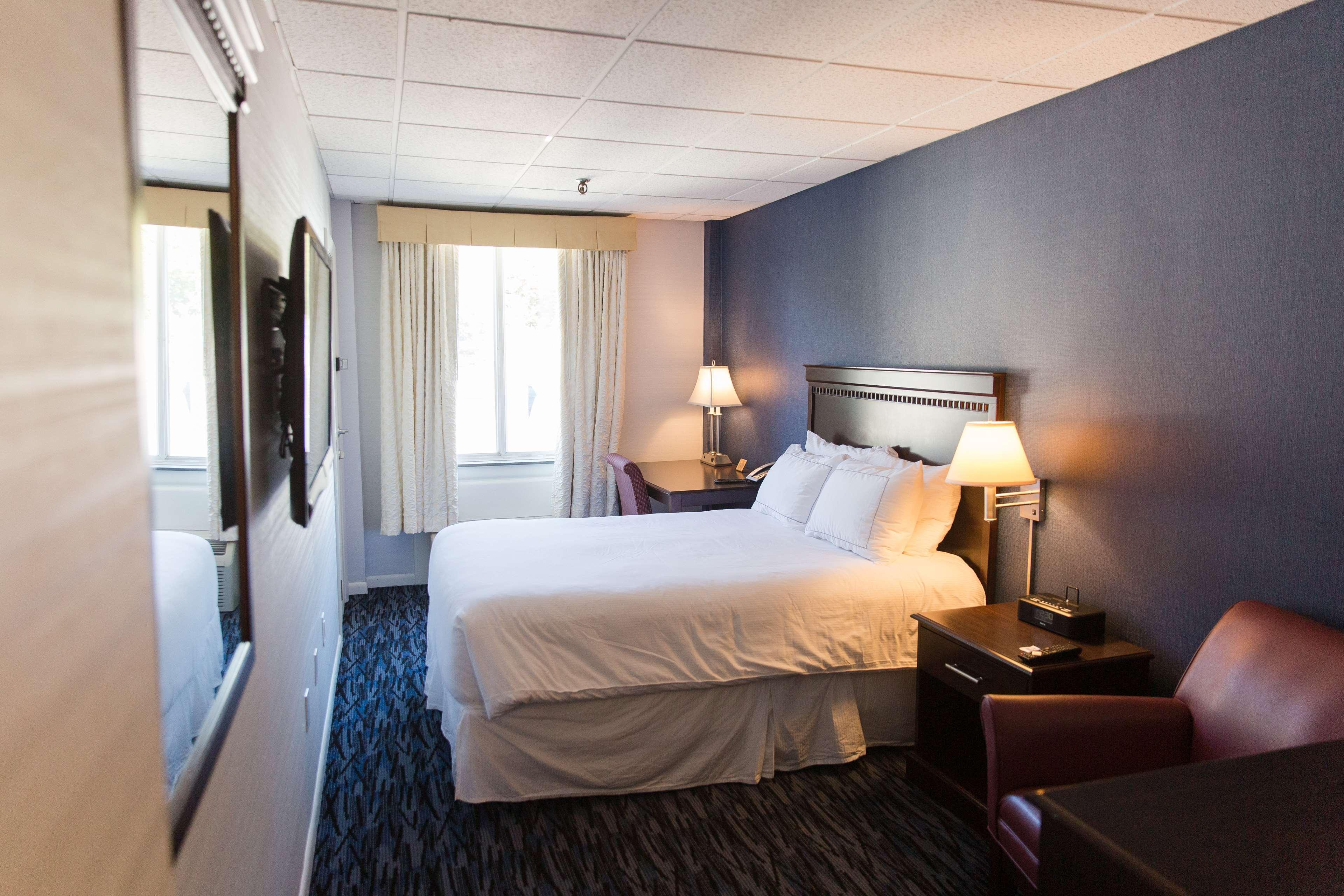 Capitol Plaza Hotel Montpelier Tapestry Collection By Hilton エクステリア 写真
