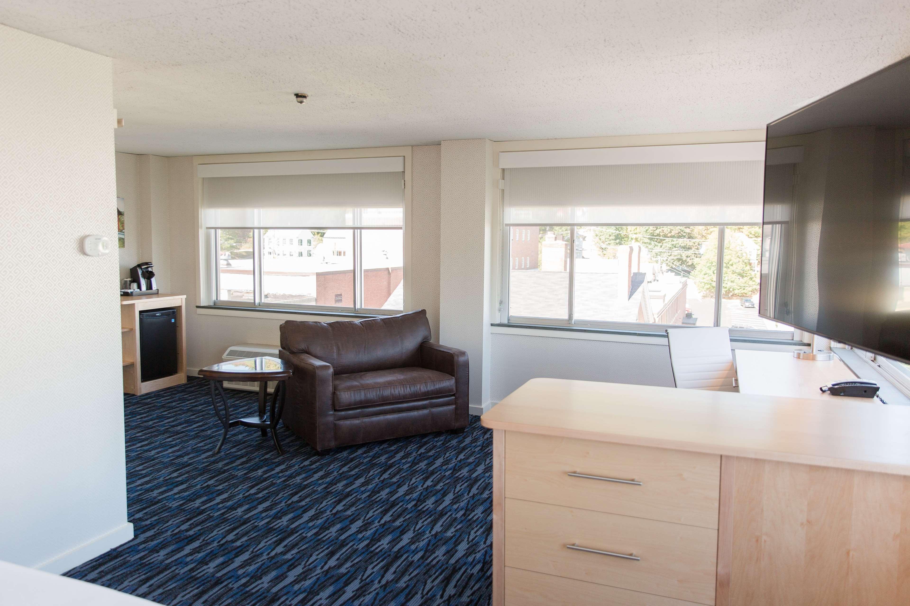 Capitol Plaza Hotel Montpelier Tapestry Collection By Hilton エクステリア 写真