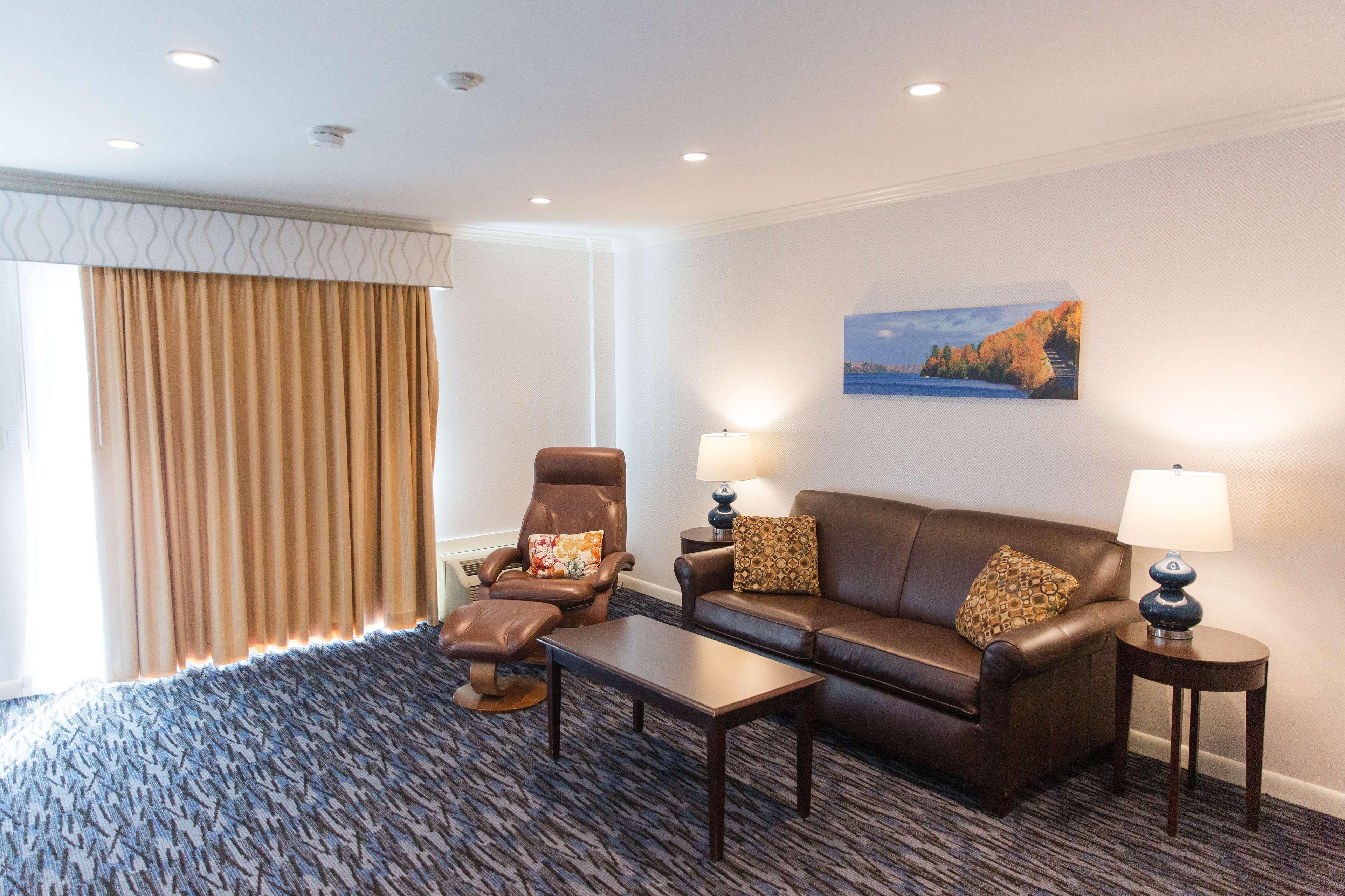 Capitol Plaza Hotel Montpelier Tapestry Collection By Hilton エクステリア 写真