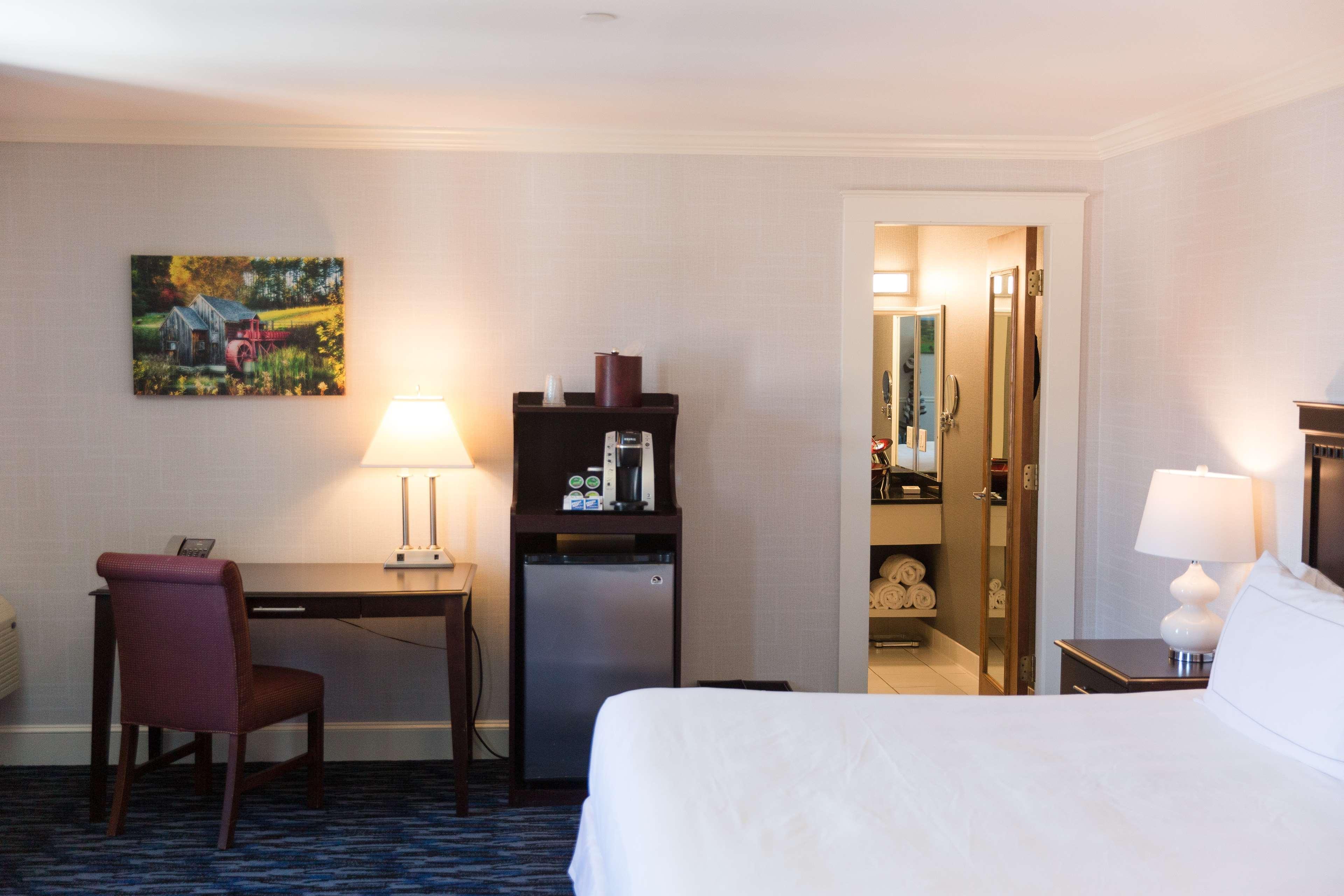 Capitol Plaza Hotel Montpelier Tapestry Collection By Hilton エクステリア 写真