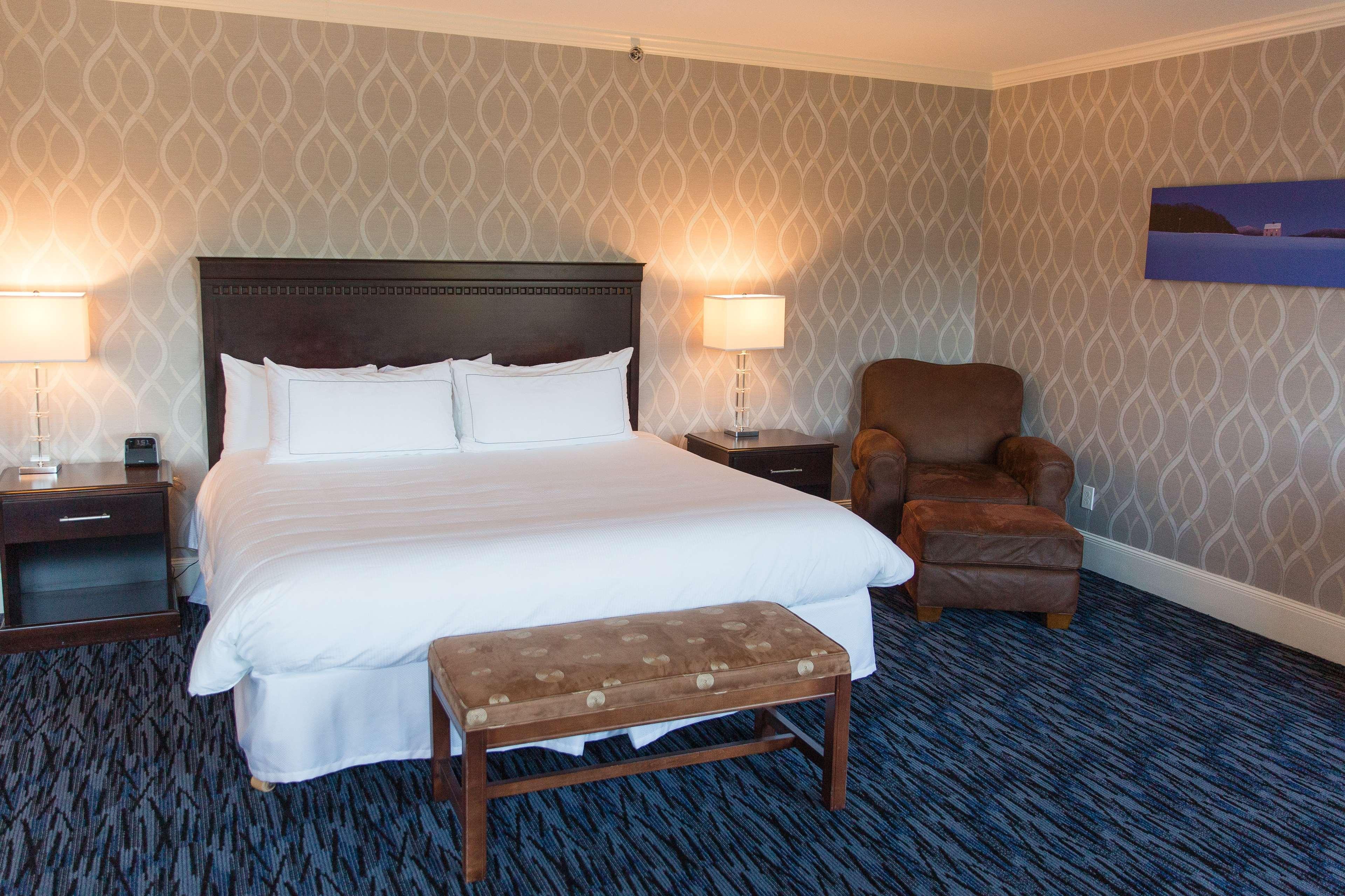 Capitol Plaza Hotel Montpelier Tapestry Collection By Hilton エクステリア 写真