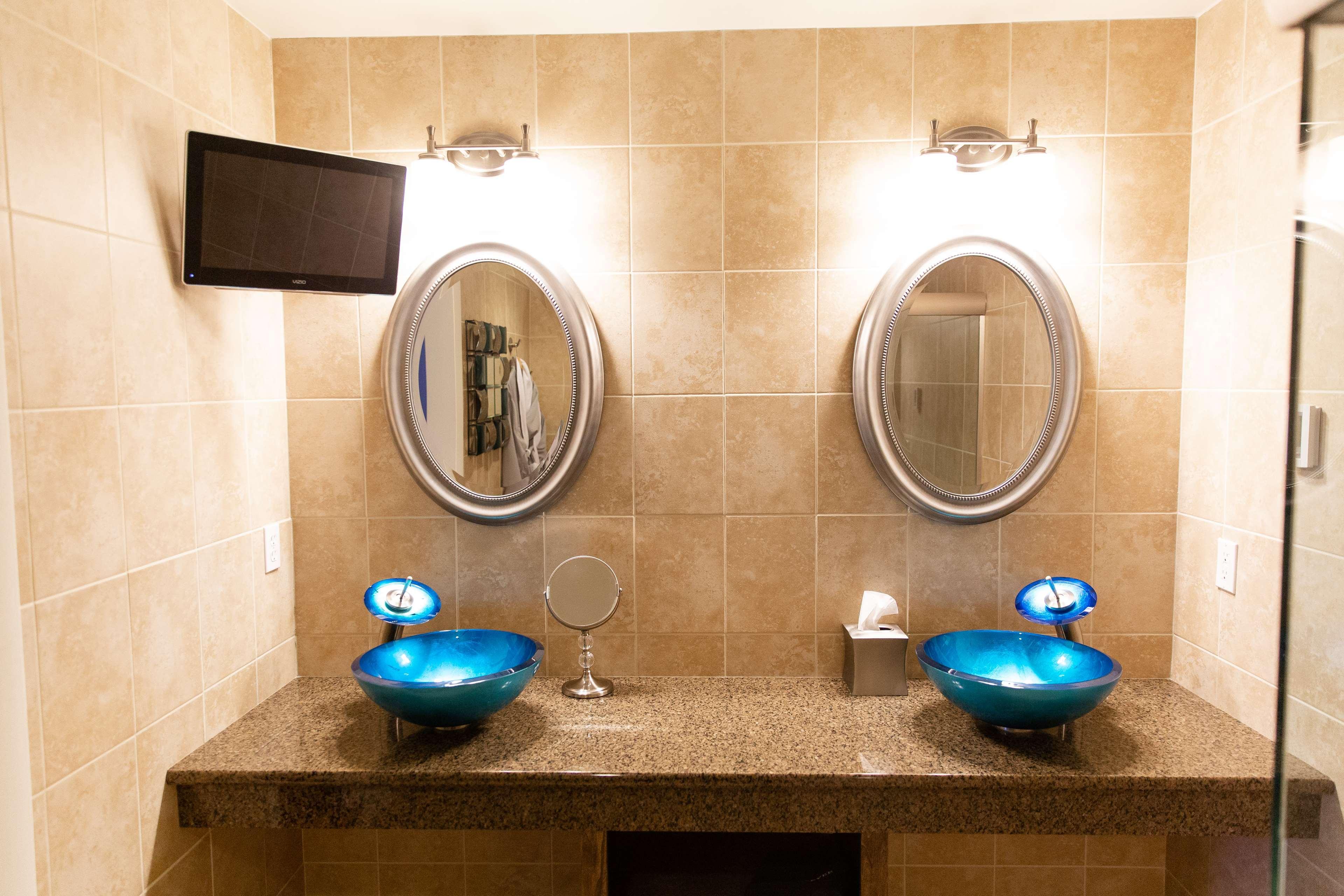 Capitol Plaza Hotel Montpelier Tapestry Collection By Hilton エクステリア 写真