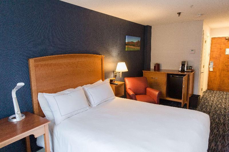 Capitol Plaza Hotel Montpelier Tapestry Collection By Hilton エクステリア 写真