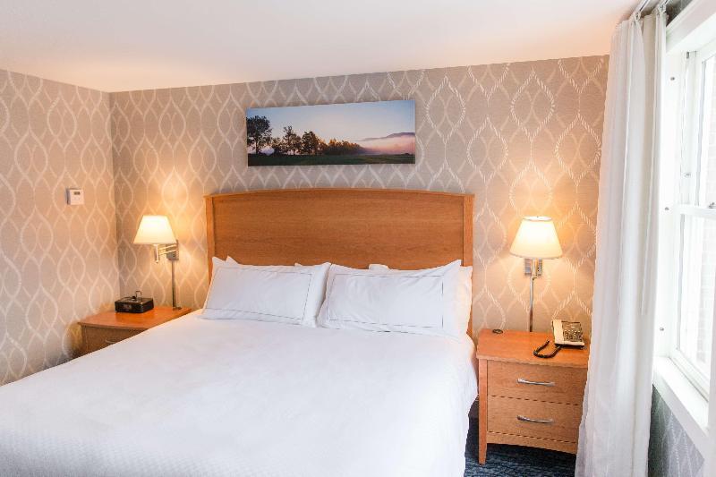 Capitol Plaza Hotel Montpelier Tapestry Collection By Hilton エクステリア 写真