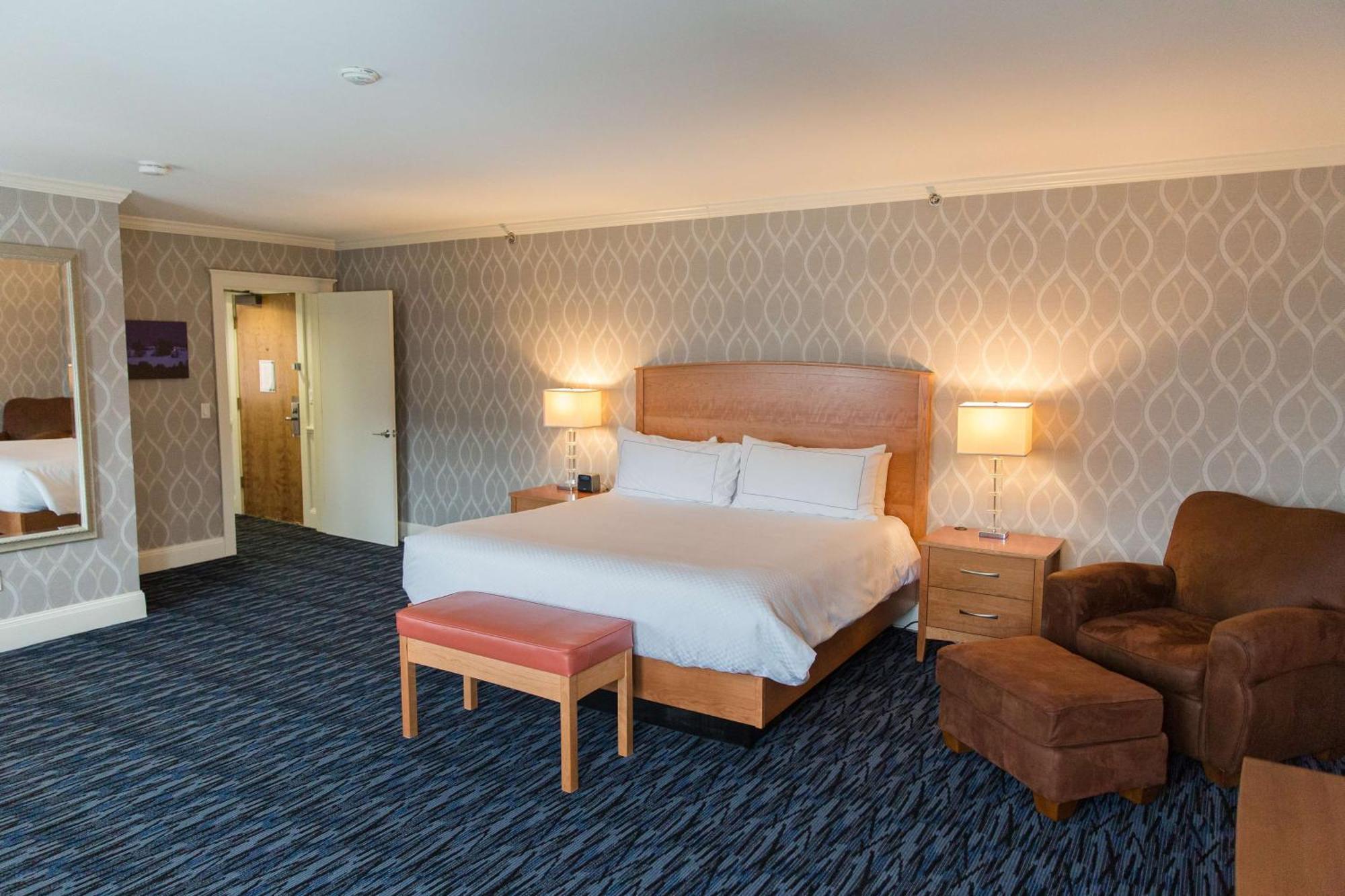 Capitol Plaza Hotel Montpelier Tapestry Collection By Hilton エクステリア 写真