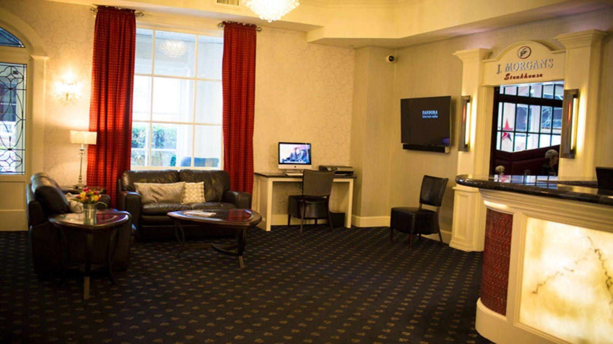 Capitol Plaza Hotel Montpelier Tapestry Collection By Hilton エクステリア 写真