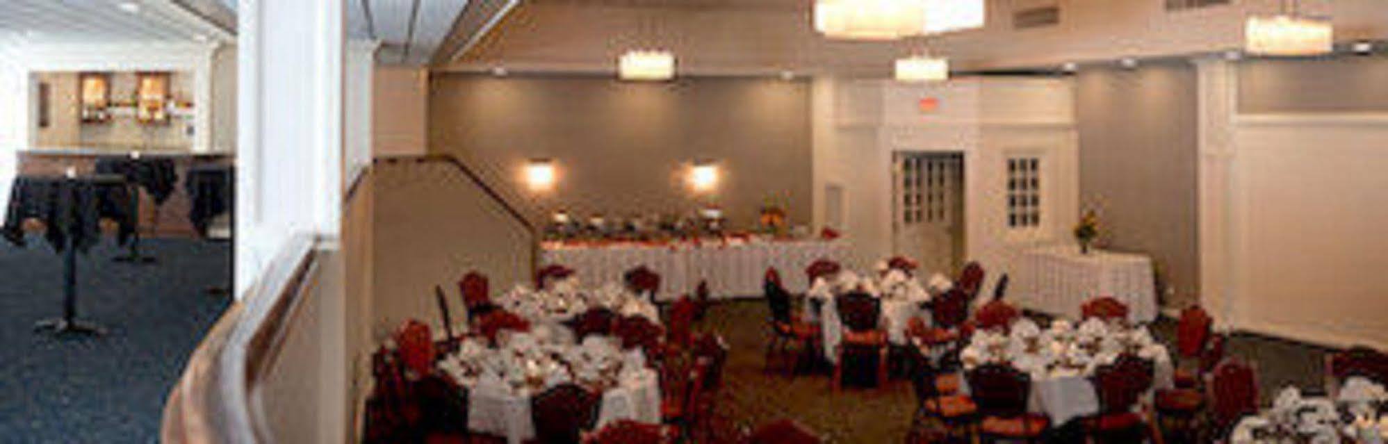 Capitol Plaza Hotel Montpelier Tapestry Collection By Hilton エクステリア 写真